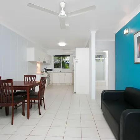 Cairns City Palms-3