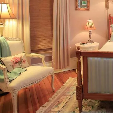 The Lion And The Rose Bed And Breakfast-3