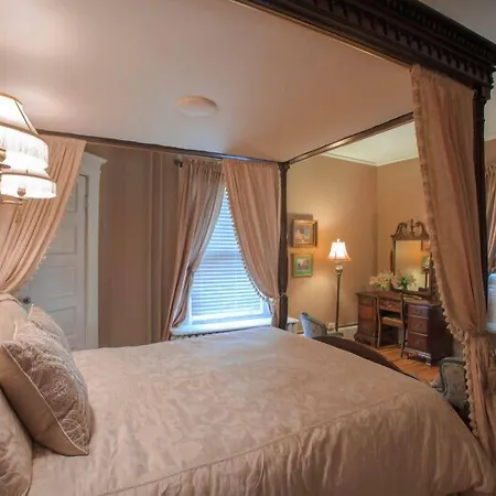 The Lion And The Rose Bed And Breakfast-2