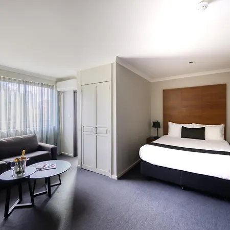 Crest On Barkly Hotel-3