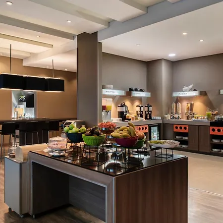 Hampton By Hilton Cartagena-3