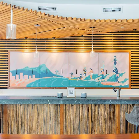 Hyatt Centric Waikiki Beach-2