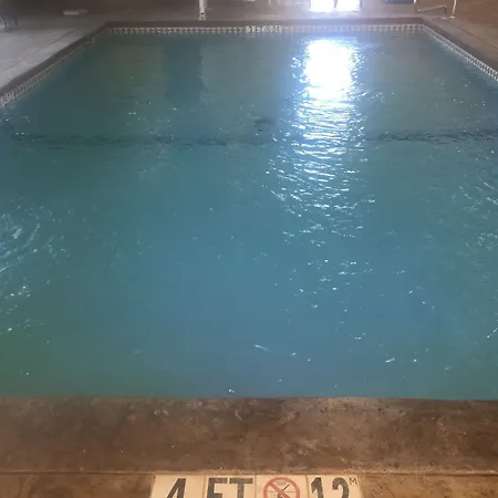 Comfort Suites - University-2