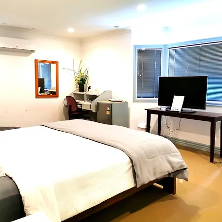 Lush & Co Auckland Bed & Breakfast-2