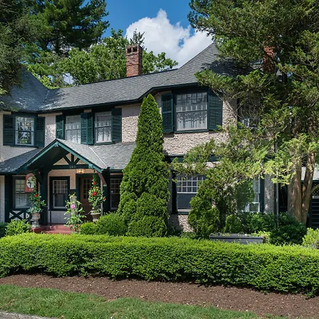 Pinecrest Bed & Breakfast-3