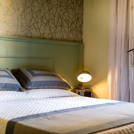 Arnobio Florence Suites-3