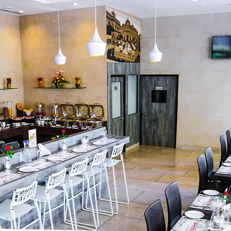 7 Apple Hotel, Vadodara-3