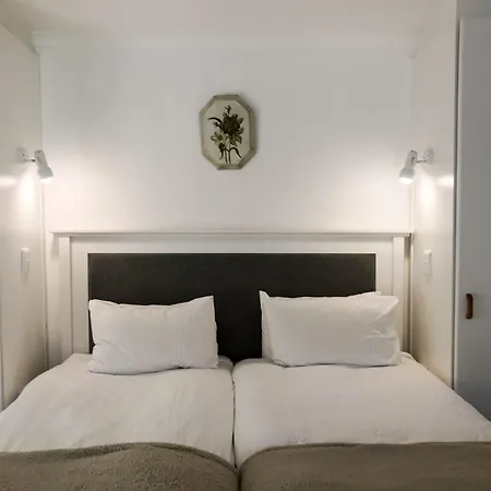 Howards End Manor B&B-2