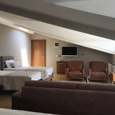 The Elegant Hotel-3