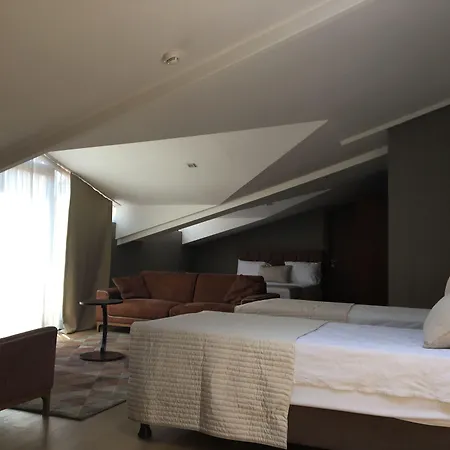 The Elegant Hotel-2