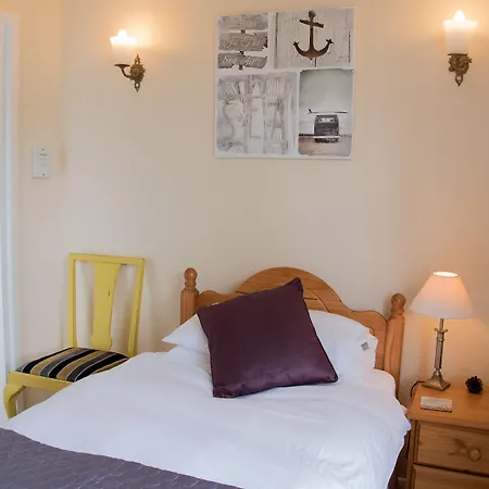 Avron House-3