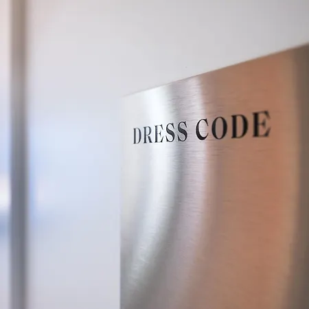 Hotel Dress Code-2