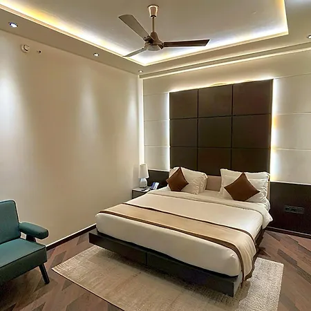The Long D Hotel Surat Airport Rd-2