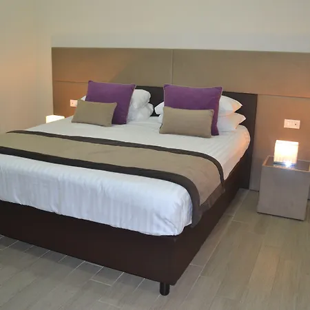 Bloom Apartment-2