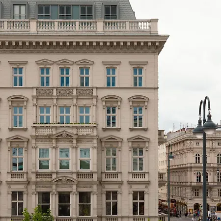 Miiro Palais Rudolf-3