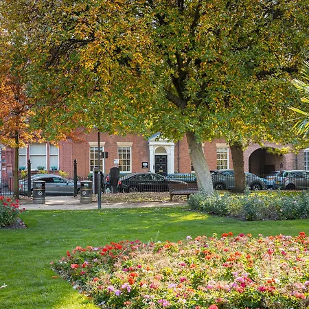 10 Park Square East, Luxury Serviced Apartments-3