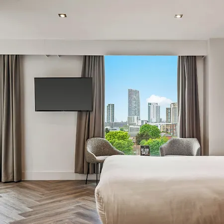 Roomzzz London Stratford-3
