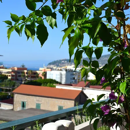 Luiselle Charming Accommodation Sorrento City Center-2