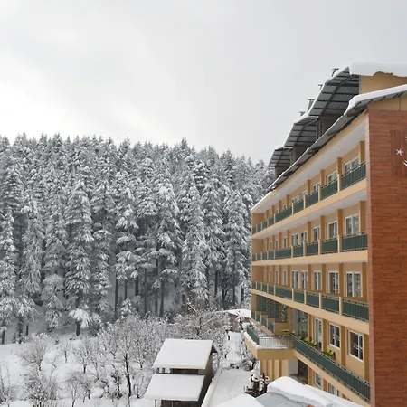 The Orchard Greens Resort - A Centrally Heated Property-3
