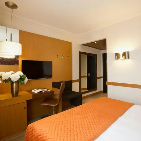 Starhotels Tourist-3