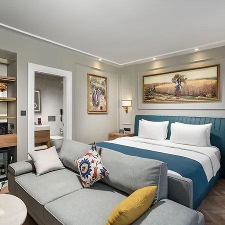 Royan Suites-3