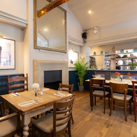 The Bridge Pub & Rooms-2