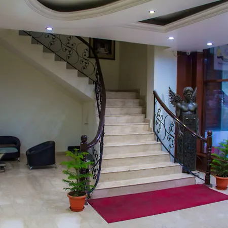Hotel Broadways Inn-2
