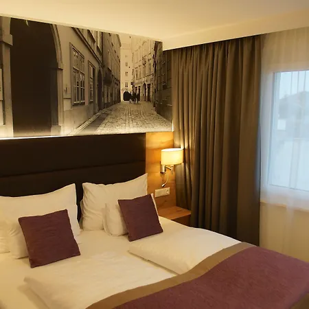 Parks 73 The Townhouse Hotel-3