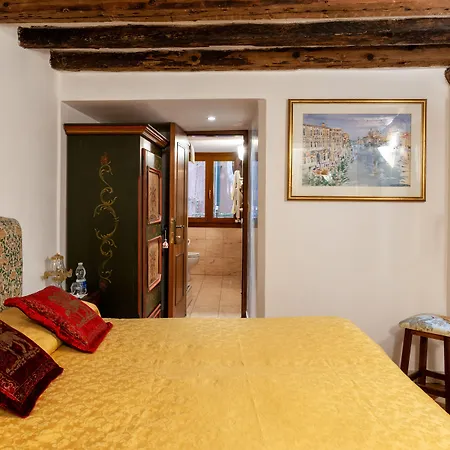 Luxury Venetian Rooms-3