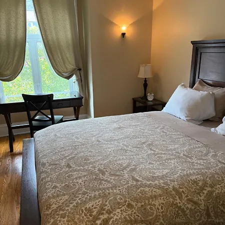 The Century House Bed And Breakfast Ottawa-2