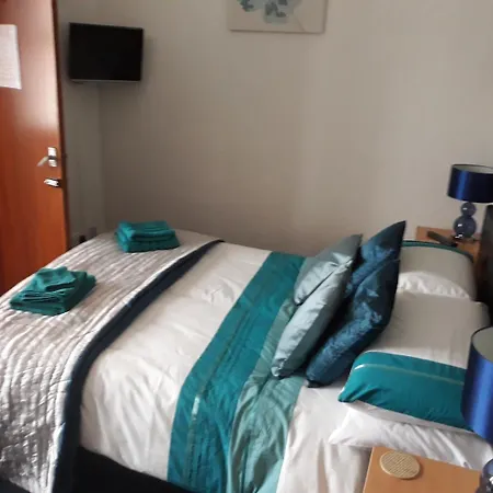 Glenavon Guest House-2
