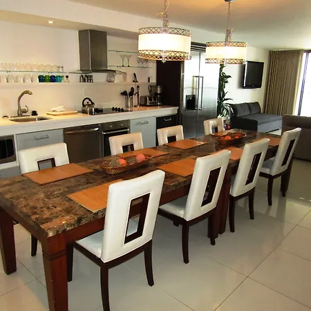 Club Regency At Regency Towers-2