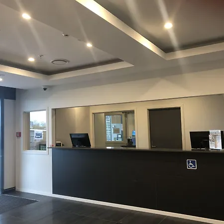 Ramada Suites By Wyndham Auckland Manukau Pacfic Centre-3