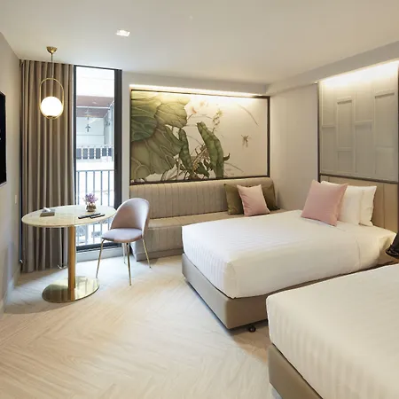 The Quarter Ploenchit By Uhg-2