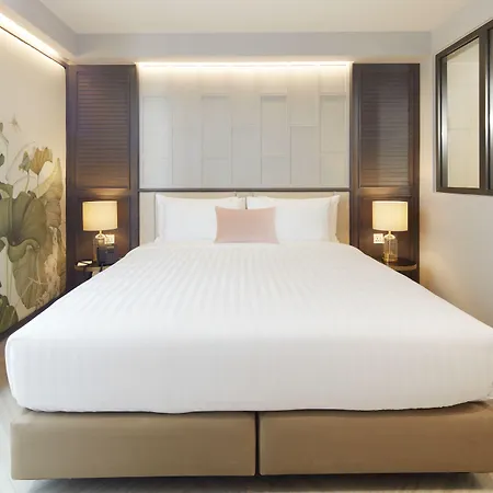 The Quarter Ploenchit By Uhg-3