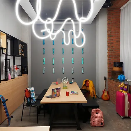 Moxy Manchester City Centre-2