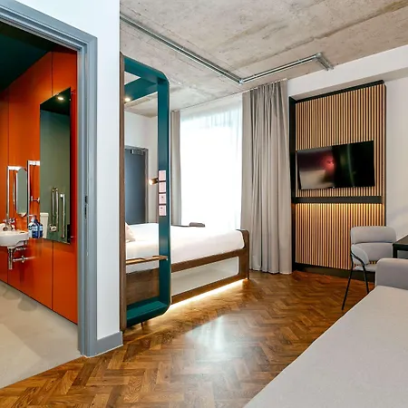 Yotel Manchester Deansgate-3