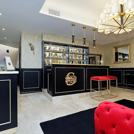Spanish Diamond Luxury Suites & Jacuzzi-2