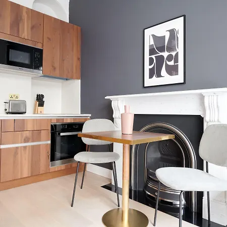 Sonder Kensington Town House-3