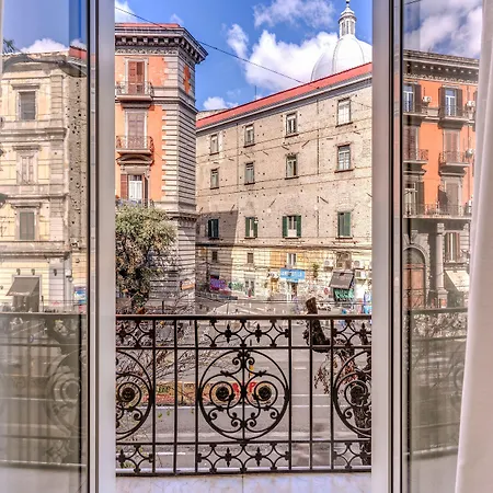 Gallery Suite Naples-2