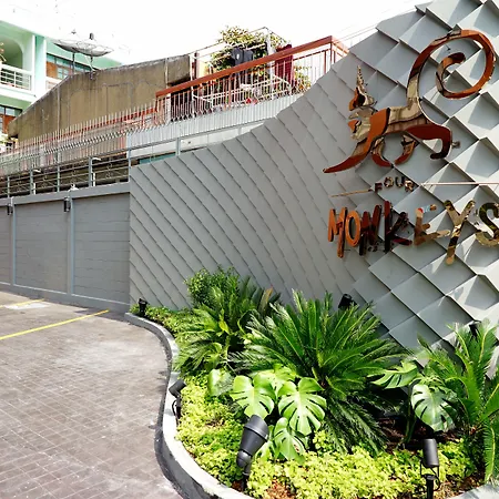 4 Monkeys Hotel-2