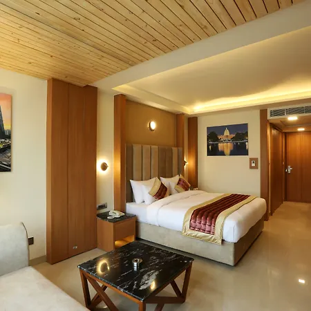 Hotel Omega - Gurgaon Central, Sec 45-3