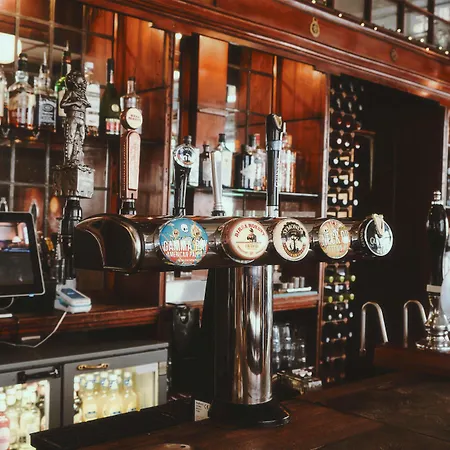 Rose And Crown Stoke Newington-2
