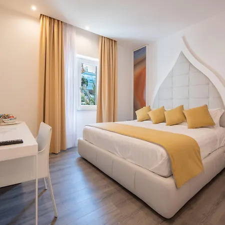 Diamond Suite-3