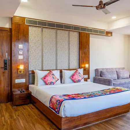 Hotel Paandora Grand,Udaipur-2