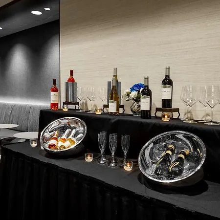 Hilton Charlotte Airport Hotel-3