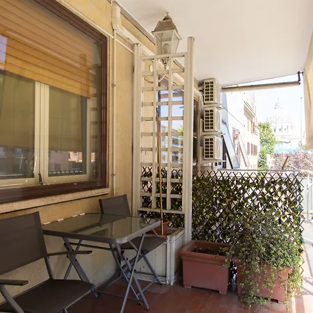 Aurelio Deluxe Rooms-3