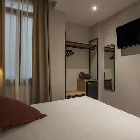 Fontanella By Bcn Urban Rooms-2