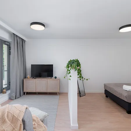 Exclusive Aparthotel Krakow Lubicz 40-3