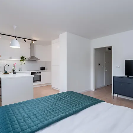 Exclusive Aparthotel Krakow Lubicz 40-3
